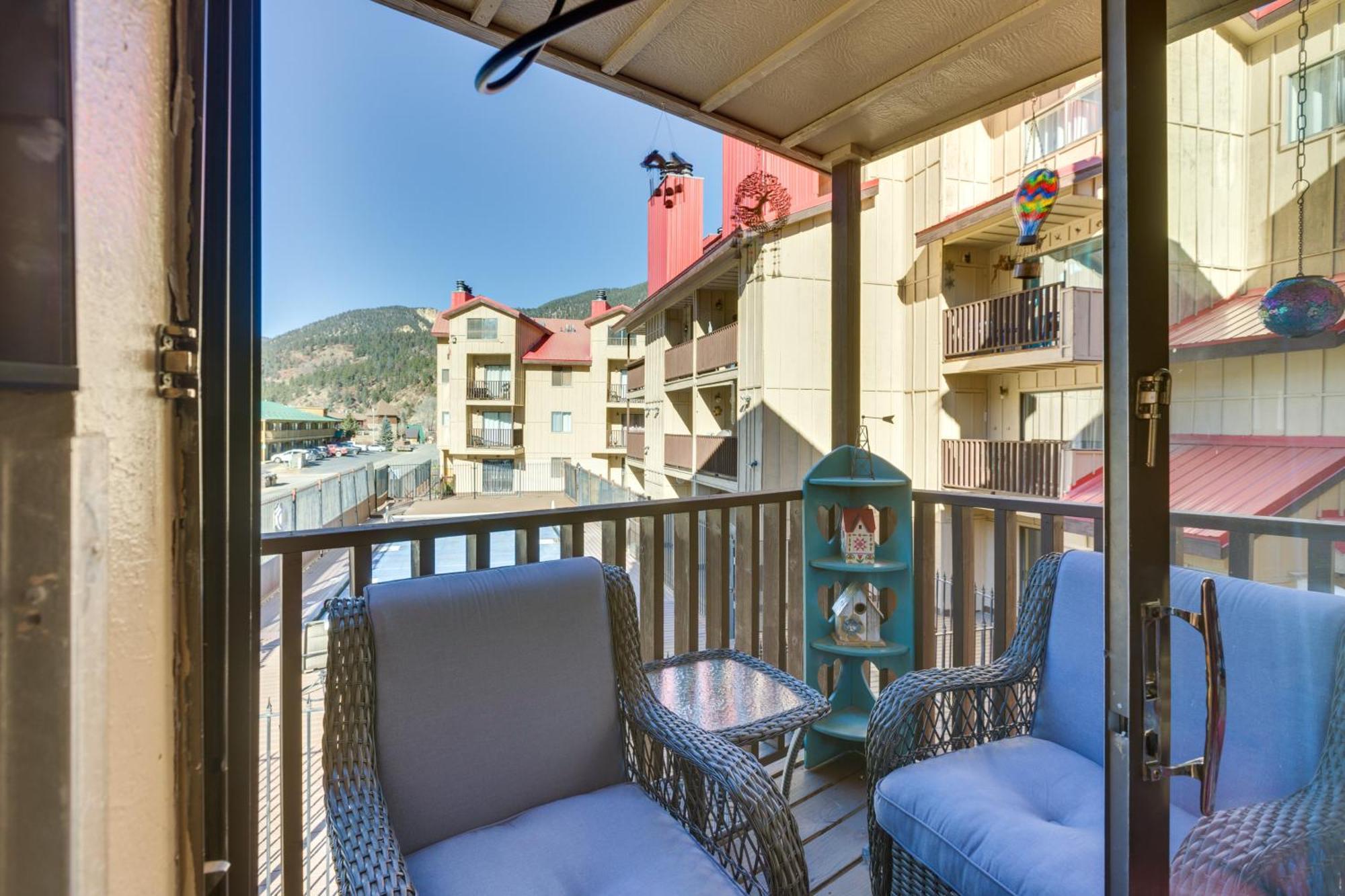 Ski-In Red River Retreat Balcony, Mountain Views! Eksteriør billede
