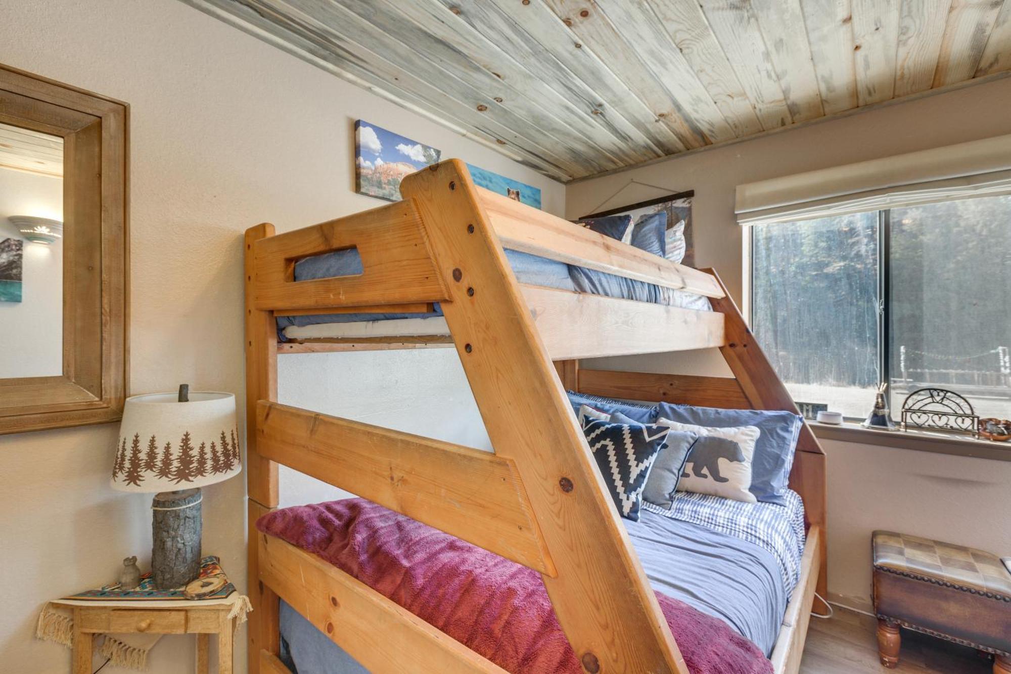 Ski-In Red River Retreat Balcony, Mountain Views! Eksteriør billede