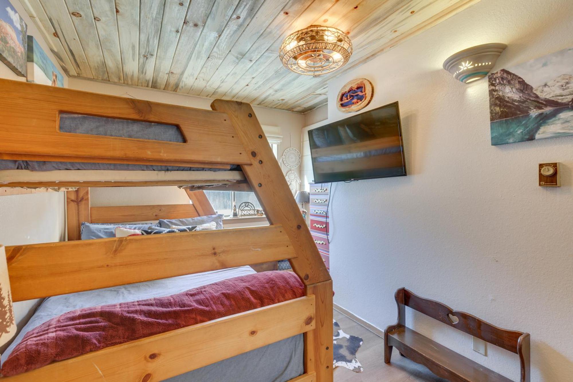 Ski-In Red River Retreat Balcony, Mountain Views! Eksteriør billede