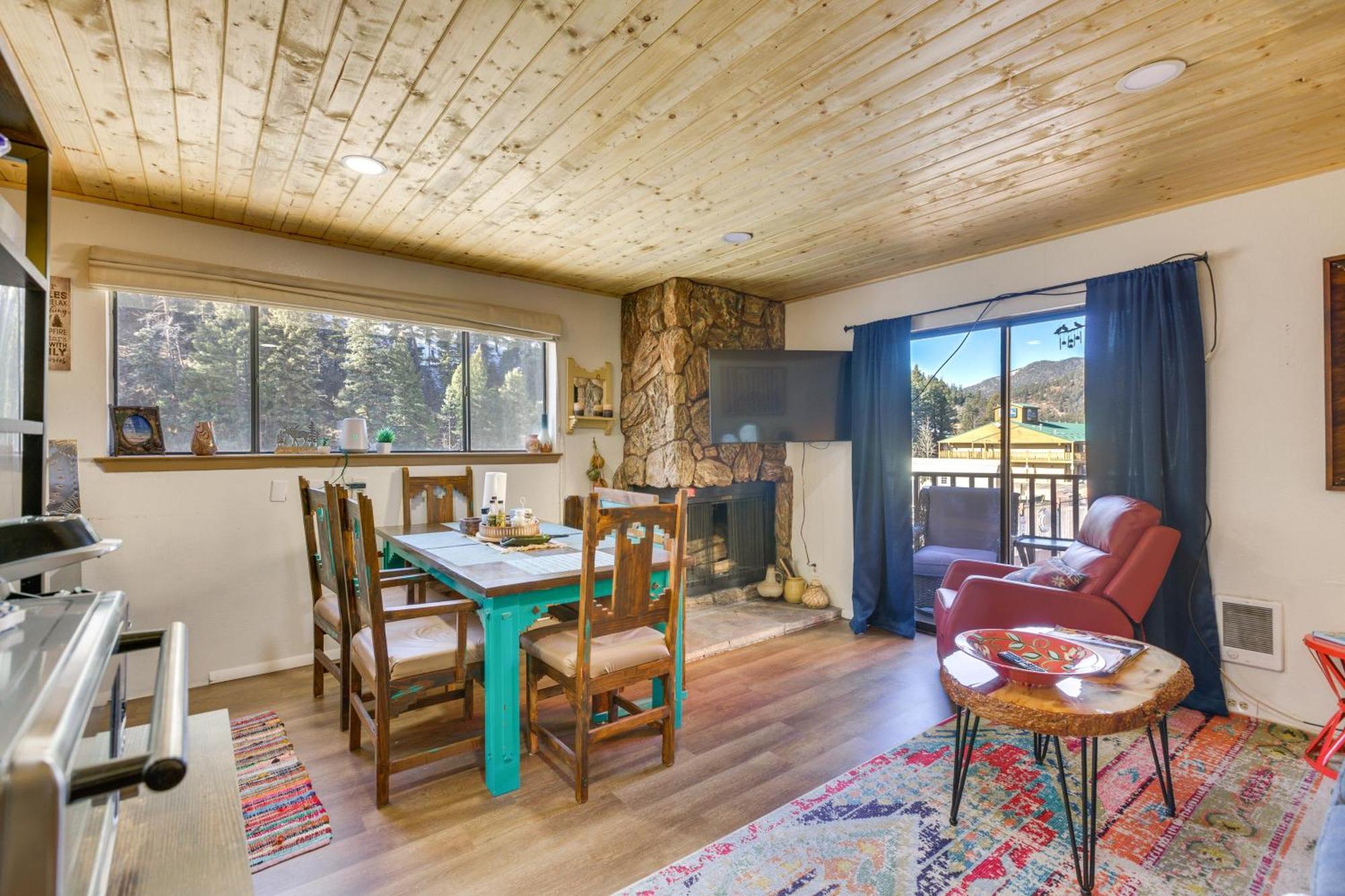 Ski-In Red River Retreat Balcony, Mountain Views! Eksteriør billede