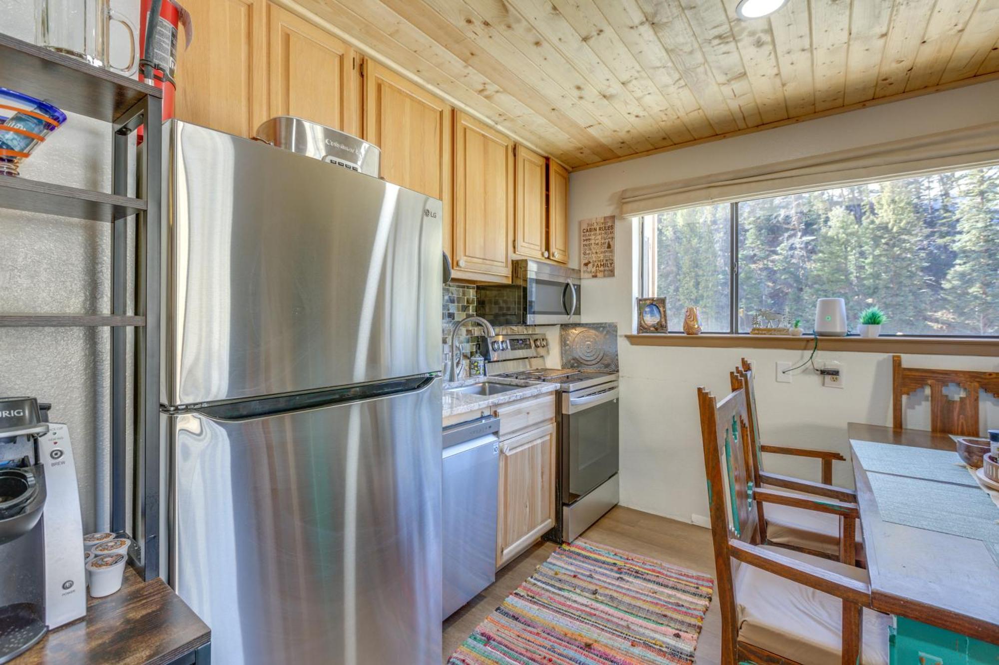 Ski-In Red River Retreat Balcony, Mountain Views! Eksteriør billede