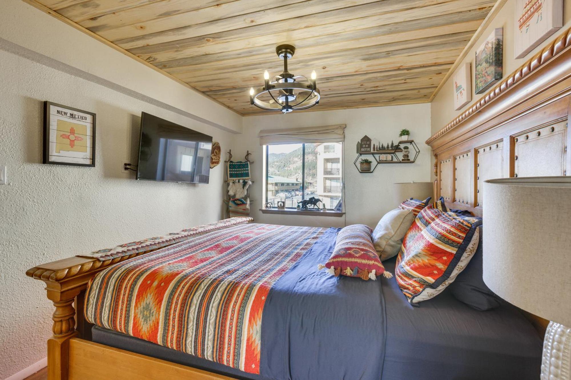 Ski-In Red River Retreat Balcony, Mountain Views! Eksteriør billede